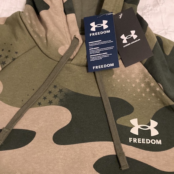 NWT Under Armour Freedom Camo Hoodie - Picture 5 of 10